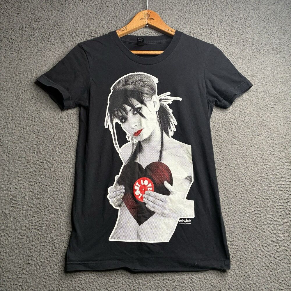 Acrylick T Shirt Girl VTG Hip Hop Rap Lost Love Graphic Tee Womens Small Y2K